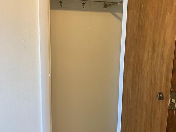 4th image of 2634 N Maryland Ave APT K