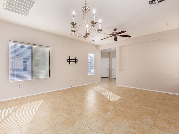 2nd image of 171 W Camino Espiga