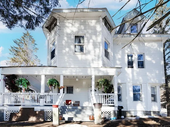 164 Blossom St, Fitchburg, MA 01420