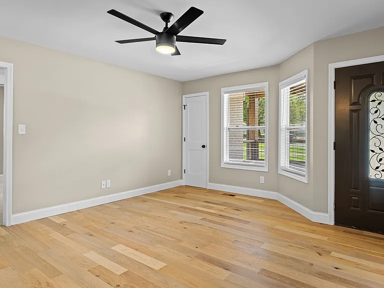 910 Windlau Ct — Photo 7