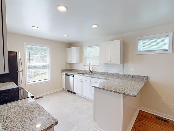 2nd image of 1422 Winder St APT 3