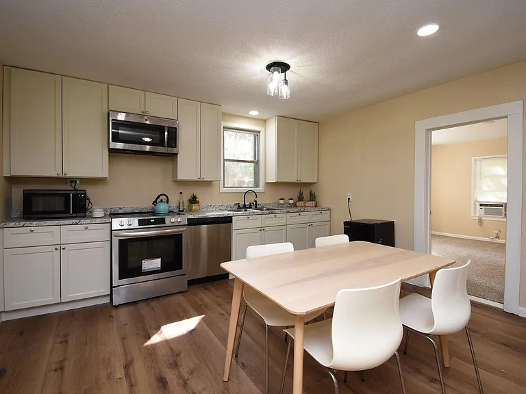 8421 Altimore Rd — Photo 9