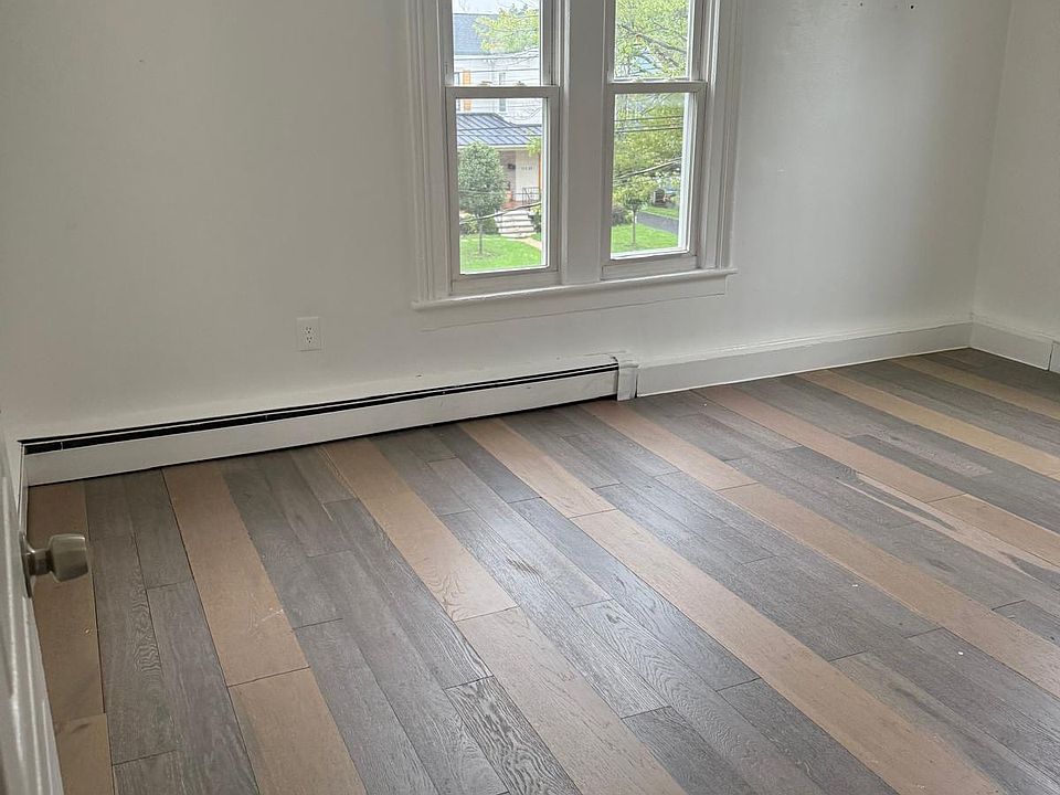1st image of 132 Grove St
