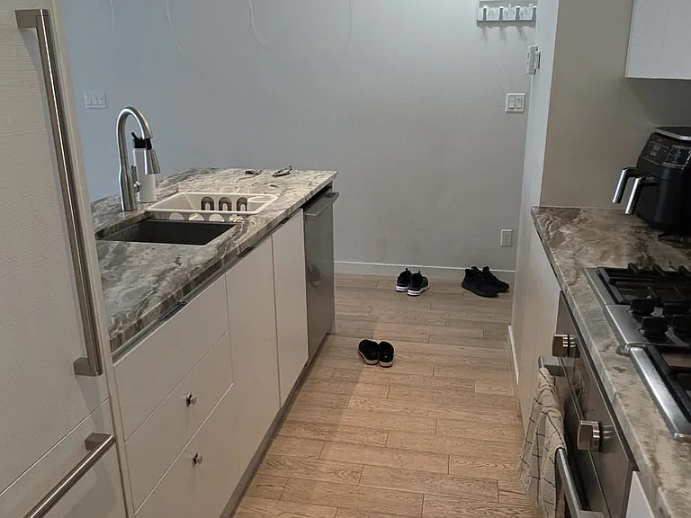 2033 W 10th Ave #901 — Photo 21