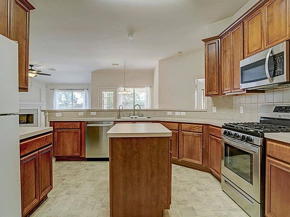 4th image of 9615 Elizabeths Glen Ln