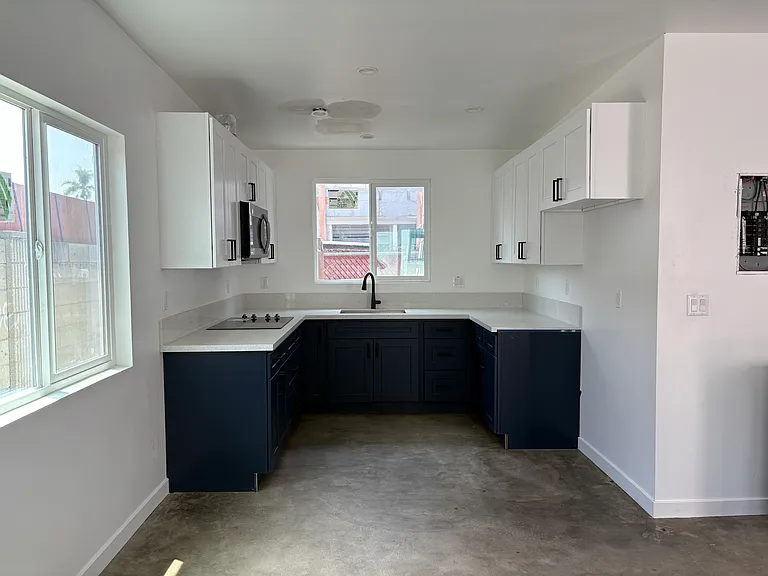 7315 S Normandie Ave #1/2 — Photo 3