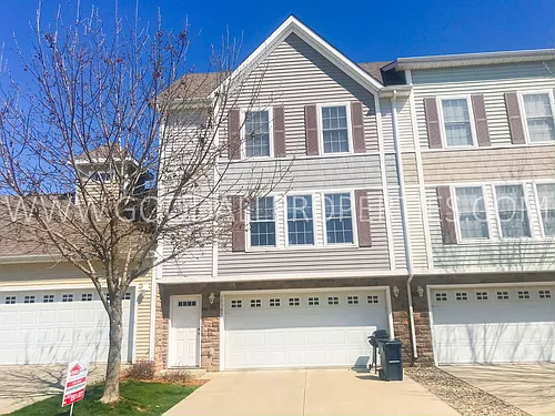 15305 Townsend Ave Photo 1