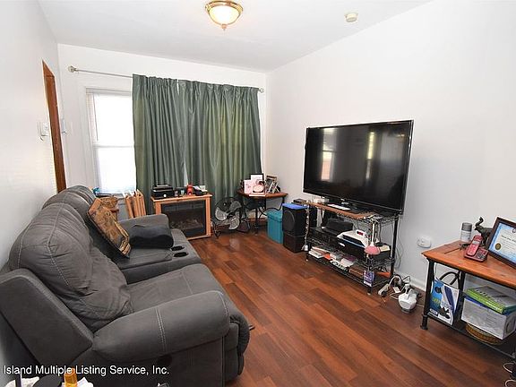 3rd image of 110 Faber St