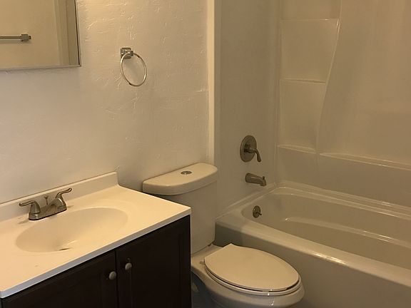 4th image of 3121 NE 14th Pl