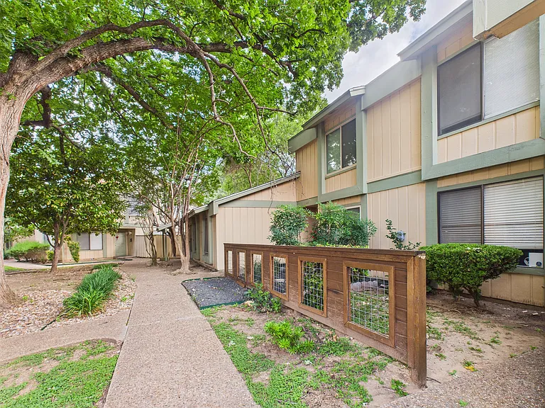 9520 Quail Village Ln — Photo 58