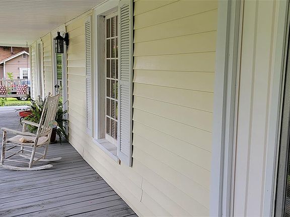 2nd image of 109 S Everett St