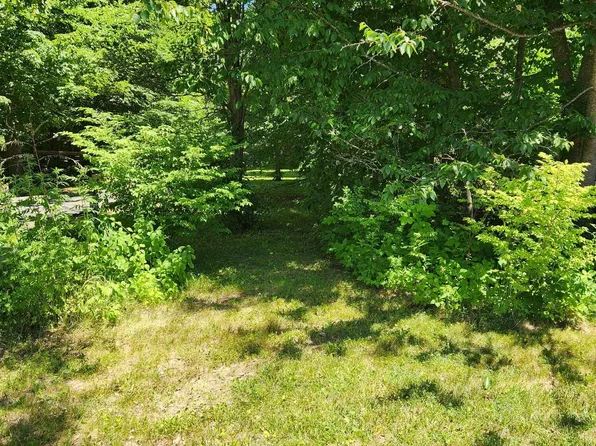 18 Westwood Drive, Canton, CT 06070