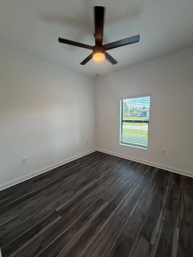 3 bed, 2.0 bath, 1196 sqft, $1,660 — Photo 3