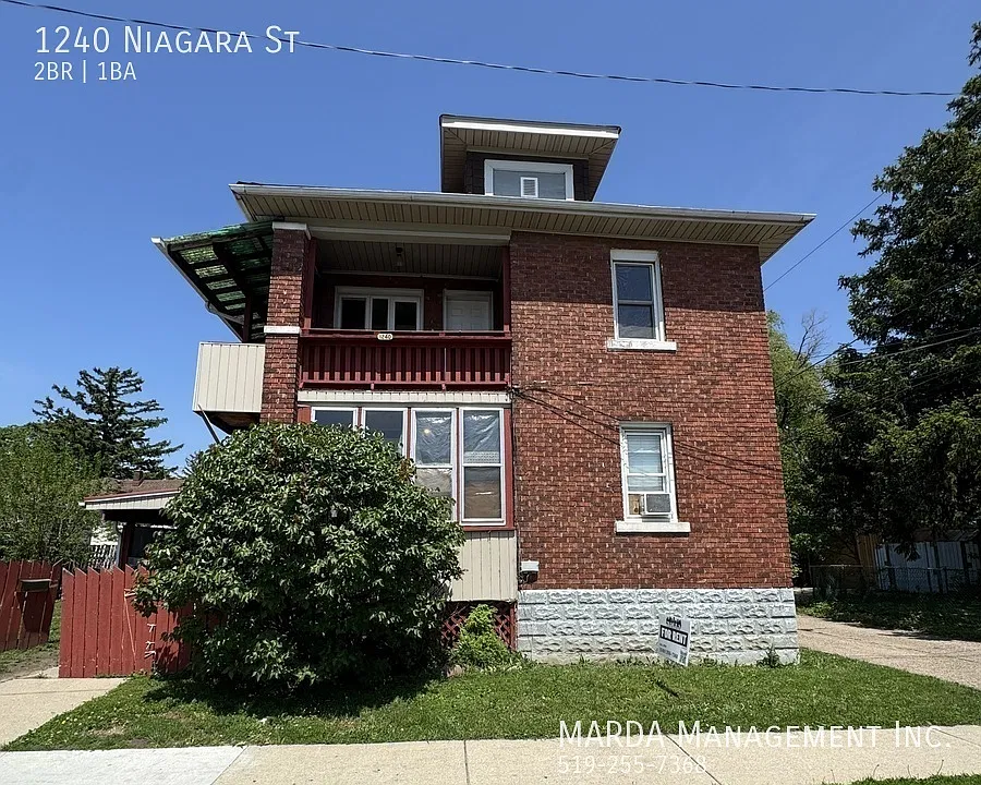 1240 Niagara St