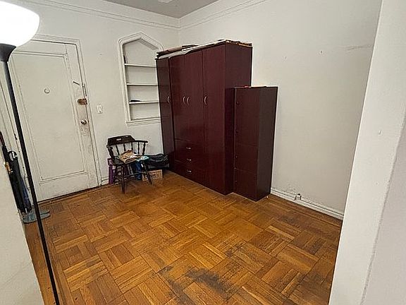 4th image of 41-09 41st St #1L