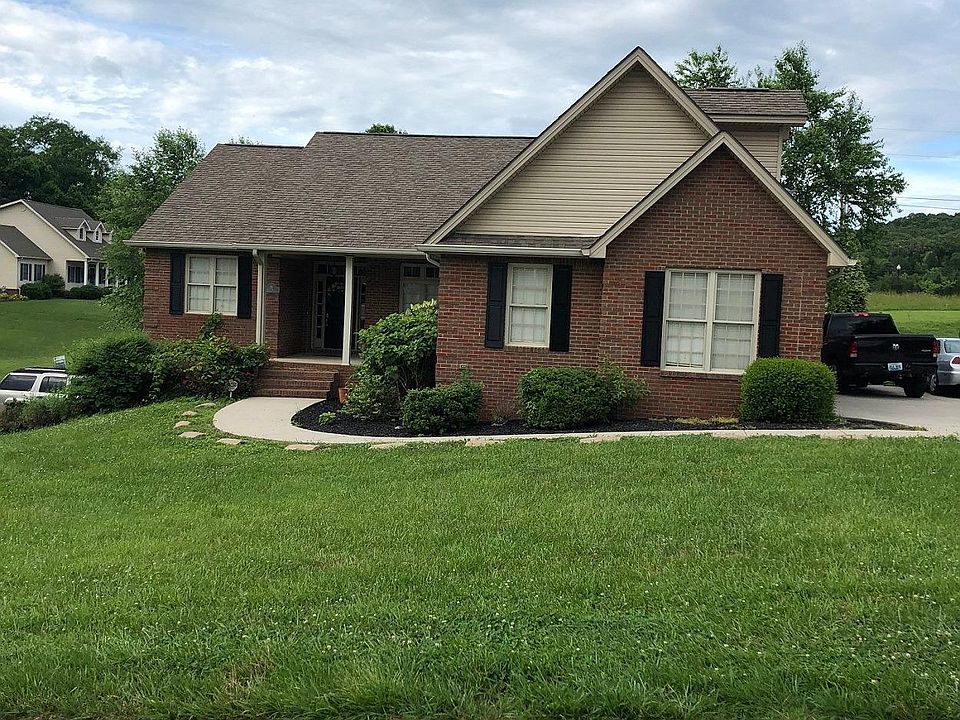 1st image of 10 Fern Dr