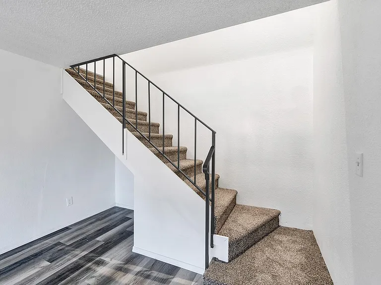 218 Ellingson Dr #C — Photo 13