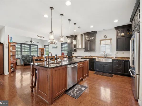 101 Bayhill Dr, North Wales, PA 19454