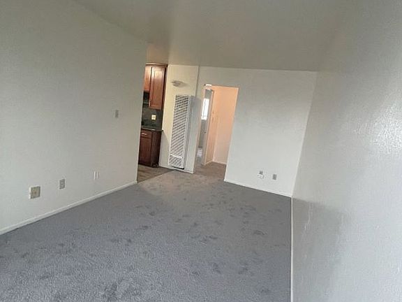 5th image of 2253 Central Ave #Q