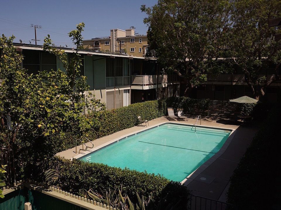 2nd image of 11131 Rose Ave #25