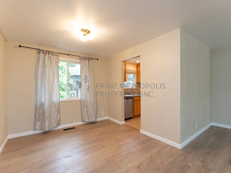 18003 Wayne Ave N — Photo 5