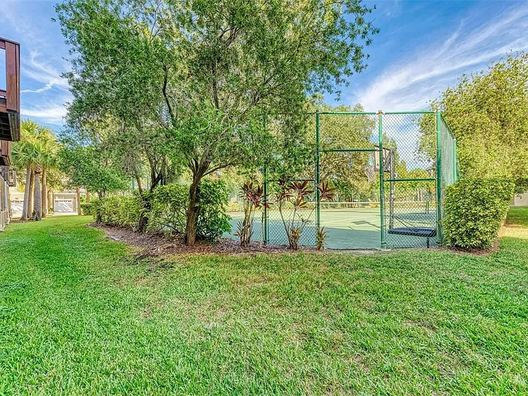 3047 Pointeview Dr — Photo 42