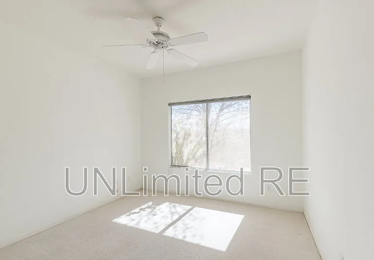 1865 W Wagon Wheel Rd — Photo 22