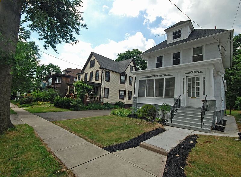 1st image of 321 Denison St