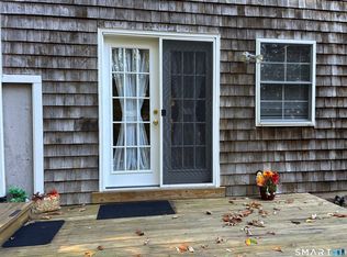 15 Indian Hill Ln, Sandy Hook, CT 06482