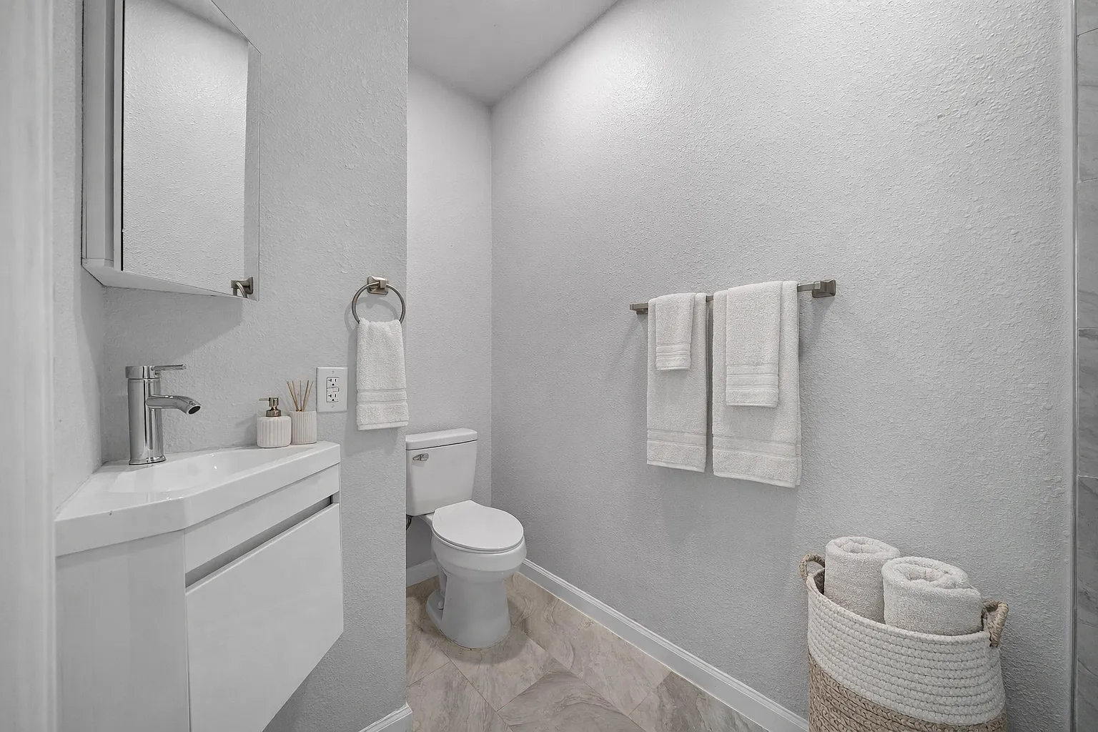 2805 Church Street, Unit B — Photo 3