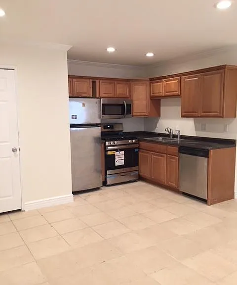 6210 Calvin Ave — Photo 1
