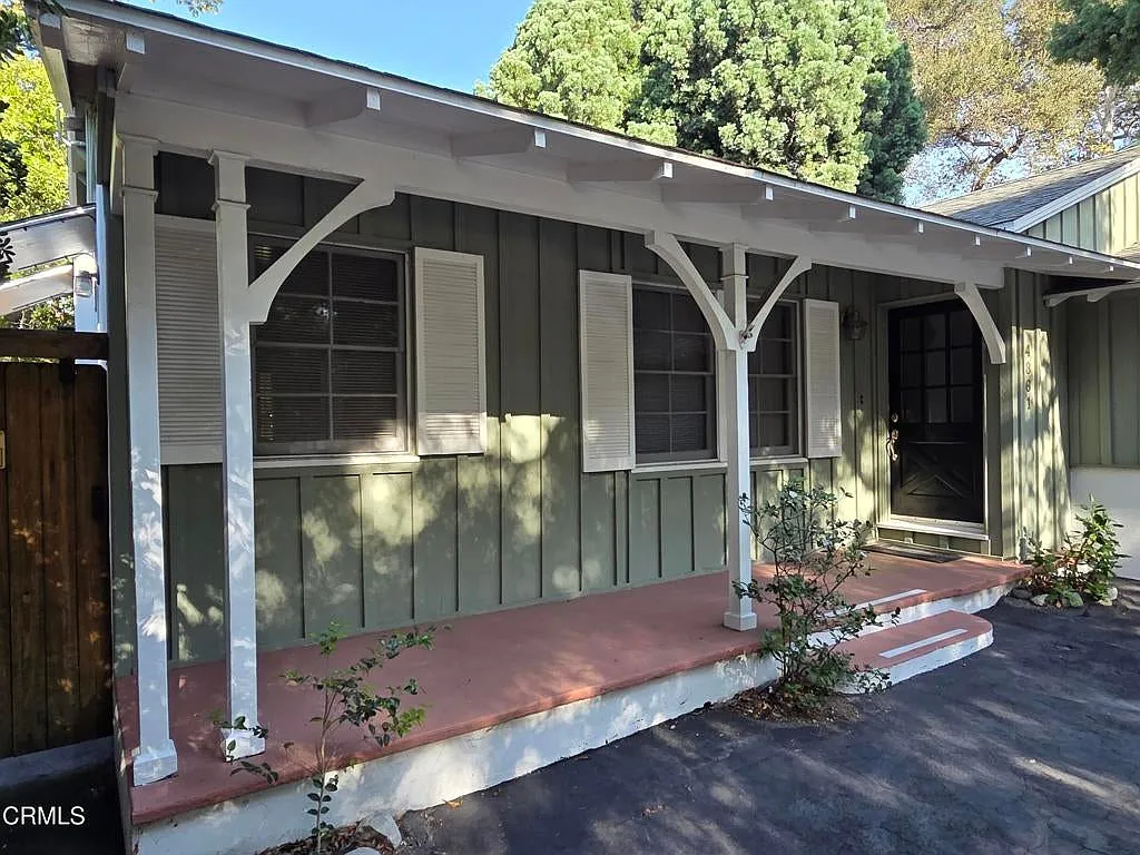 3 bed, 1341 sqft, $4,900 — Photo 2