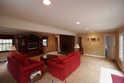 Large 24'x24' Family Room