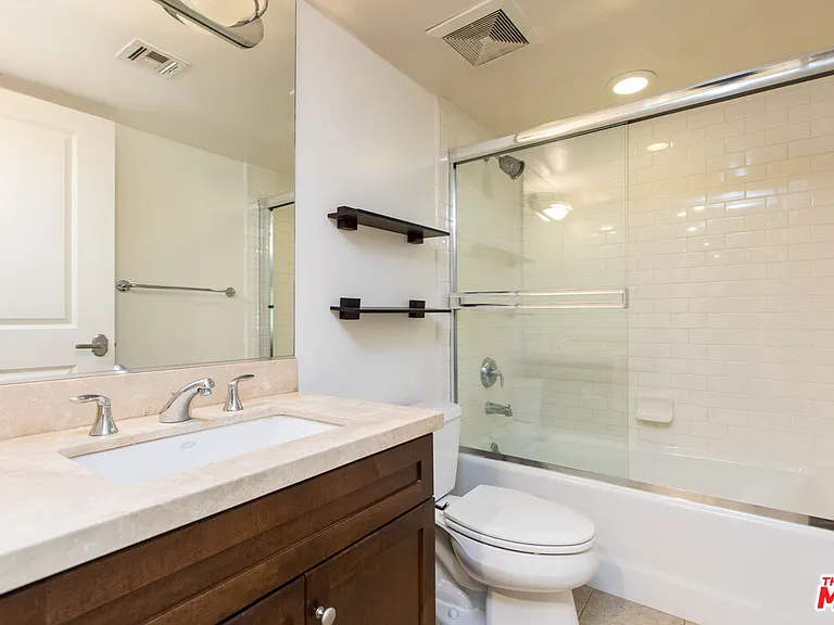 7249 Franklin Ave #201 — Photo 18