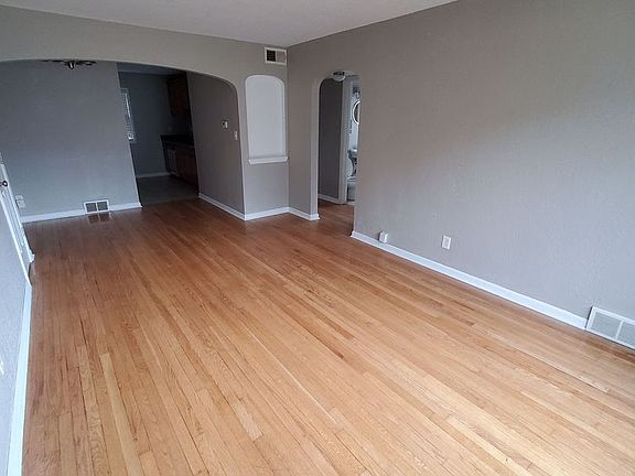 3rd image of 1243 Glenview Ave #2