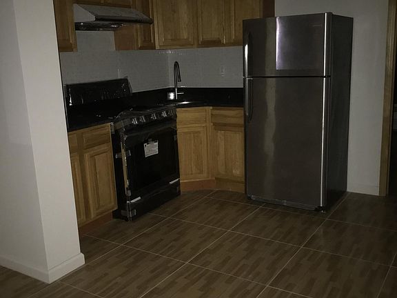 5th image of 2815 W 37th St Fl 1ST