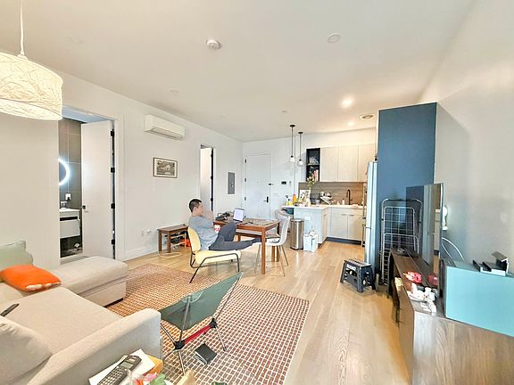 2nd image of 391 Meeker Ave APT 3B