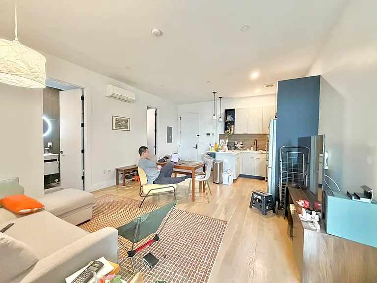 391 Meeker Ave #3B — Photo 2