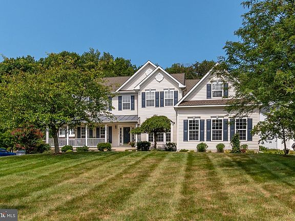 2nd image of 21419 Woodspice Ct