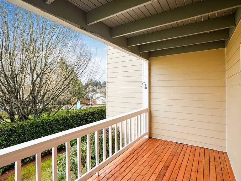 102-Mountain View Apts — Photo 15