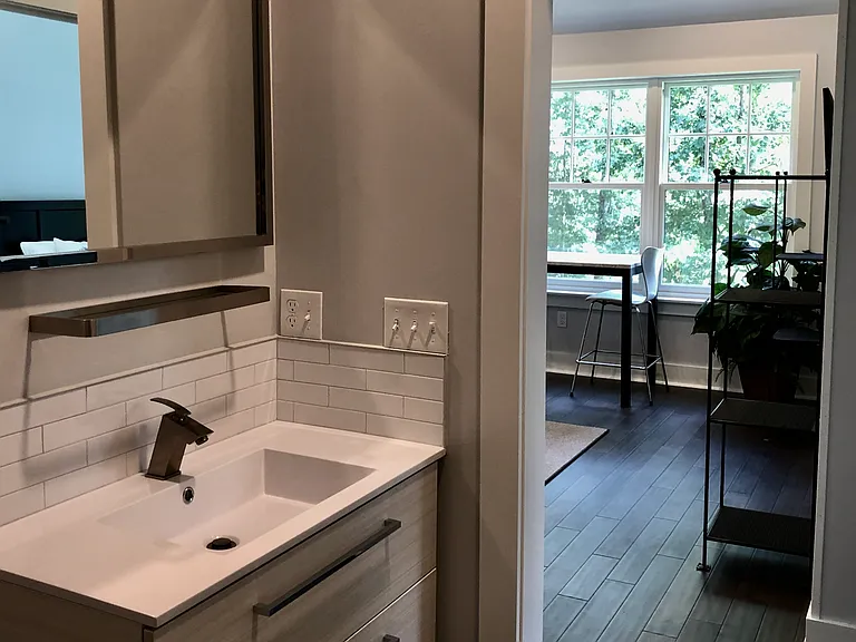 Bathroom sink