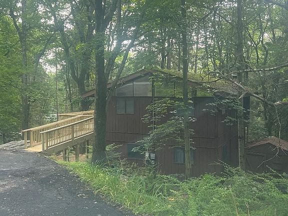 5th image of 143 Hillside Dr