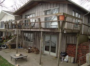 1906 Sandy Beach Rd, Clarion, IA 50525