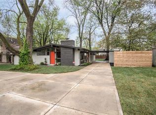 5908 Mission Rd, Fairway, KS 66205