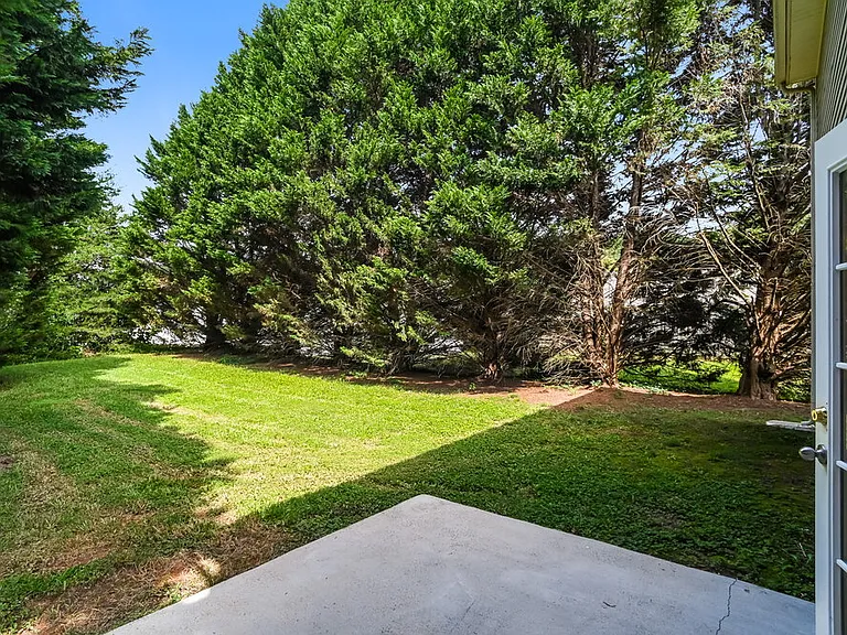 604 Overlook Rd — Photo 16