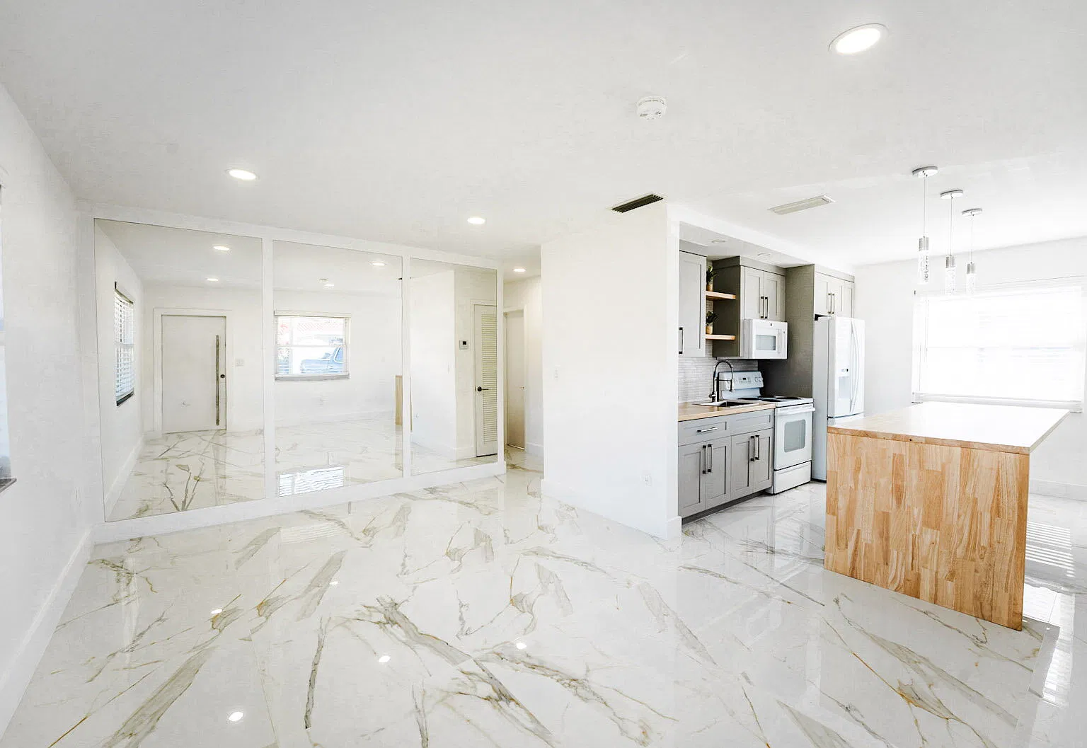 3147 SW 24th St — Photo 4