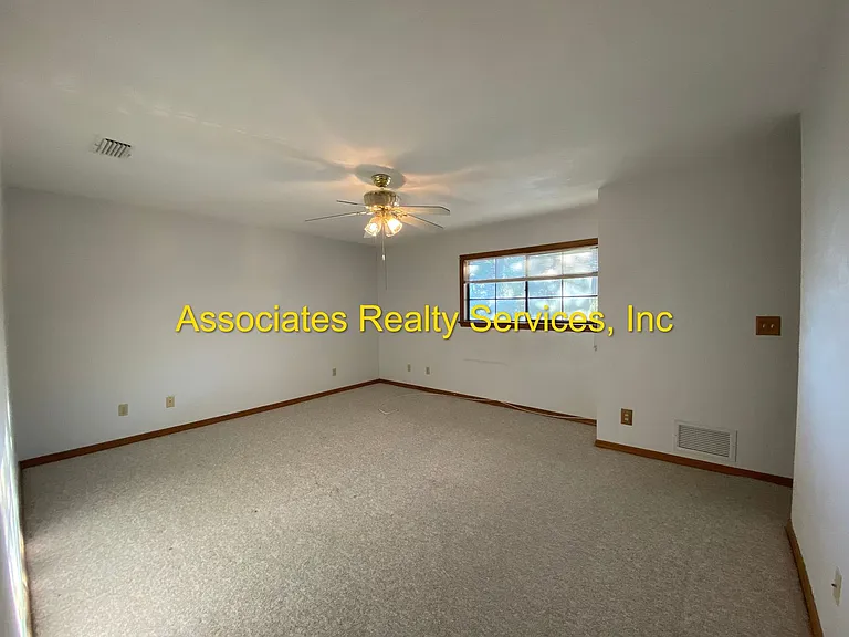 5416 NW 9th Ln — Photo 15