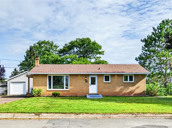 10 Kingsway Cres, Moncton, NB E1G 1G4