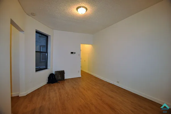 Rented by EXR | media 1