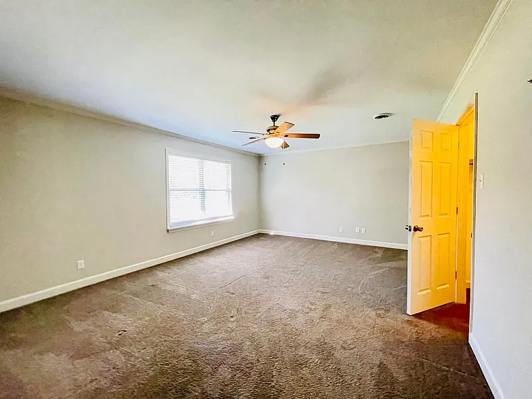 223 Raintree Ln — Photo 24